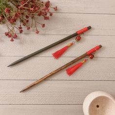 Enhance your style with this beautifully handcrafted Traditional Japanese Hair Stick, also known as Kanzashi. Made from 100% natural oak, each piece is meticulously crafted by hand, drawing inspiration from the timeless elegance of ancient Asian culture. This hair stick adds a touch of tradition and sophistication to any hairstyle, making it the perfect accessory for special occasions or everyday wear. As an artisan from Taiwan, I have a deep connection to Asian culture, which influences every s Elegant Straight Hairstyles, Asian Hair Pin, Ringlet Curls, Bun With Curls, Chinese Hairstyle, Japanese Hairstyle, Tone Hair, Hot Hair Styles, Asian Hair