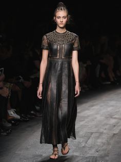 Valentino Gowns, Valentino Collection, Valentino Women, Zac Posen, Italian Fashion Designers, Spring Summer 2016, Couture Fashion, Paris Fashion, Women Collection