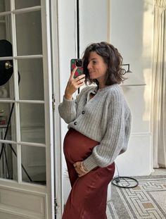 Maternity Business Casual, Maternity Leggings Outfit, Prego Outfits, Pregnant Outfit, Pregnancy Fashion Winter, Pregnancy Fashion Fall, Casual Maternity Outfits, Maternity Dress Outfits, Pregnancy Outfit