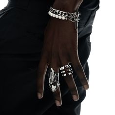 Derived from futuristic armour, this biomechanical ribcage-inspired ring is perfect for elevating any look. US LETTER RING SIZE CHART | EU A4 RING SIZE CHART Select your size | Add to cart | Ships same day of purchase Armour Ring, Staple Earrings, Spike Hoop Earrings, Futuristic Armour, Casual Outfit Inspiration, Letter Ring, Spike Earrings, Cuban Link Chain, Cuban Chain