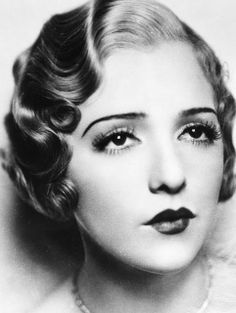 1920s makeup - Google Search Cabelo Pin Up, Get Long Eyelashes, Bebe Daniels, Marcel Waves, 1930s Hair, 1920s Hair