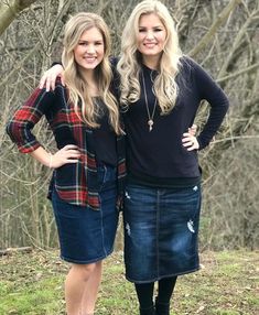 Katie and Erin ❤️❤️ Erin Paine, Josie Bates, Katie Bates, Erin Bates, Bates Family Blog, Modesty Dress, Dugger Family, Bates Sisters Boutique, Lady Clothes