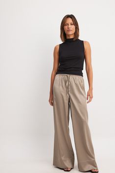 Elastic Waist Mid Rise Satin Pants Brown | NA-KD Silk Pants Outfit, Marbella Outfits, Satin Pants Outfit, Outfit Ideas Fall Winter, Closet Revamp, Scarf Jacket, Low Waist Jeans, Style Sweaters, Work Fits