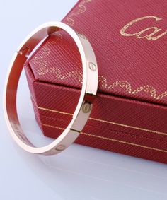 Cartier Jewelry Pink Gold LOVE Bracelet. Couldn´t agree more with the name of the collection. LOVE Gold Love Bracelet, Branded Jewellery, Jewelry Illustration, Fake Jewelry, Handmade Jewelry Bracelets, Cartier Jewelry, Jewels Rings, Love Bracelet, Jewellery Uk