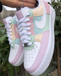 Morandi Color, Stile Hijab, Colorful Sneakers, Dr Shoes, Trendy Shoes Sneakers, Nike Shoes Girls, Preppy Shoes, Jordan Shoes Girls, All Nike Shoes