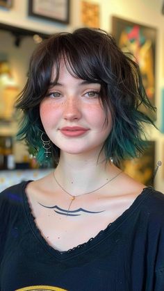 25 Hairstyles to Slim and Define Round Faces Trendy Haircut For Round Faces, Haircut Short Hair Round Face, Short Rounded Haircut, Cool Hairstyles Women, Rounded Face Hairstyles, Medium Bob Thick Hair, Shaggy Curtain Bangs Short Hair, Moon Face Haircut, Short Haircuts For Wide Faces