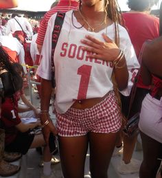 SEC oklahoma college game day outfit inspo Harvard Game Day Outfit, Gameday Fall Outfit, Ou/tx Outfits, Neutral Game Day Outfit, Gameday Outfit Aesthetic, Game Day Outfit Aesthetic, Game Day Bar Outfit, Sec Gameday Outfits Alabama, Collage Football Game Outfits