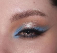 Natural Euphoria Makeup, Eye Makeup To Go With Blue Dress, Eye Makeup With Blue Outfit, Euphoria Makeup Blue Eyes, Makeup To Go With Dark Blue Dress, Blue Rhinestone Eye Makeup, Blue Makeup Eyeliner, Minimal Blue Eye Makeup