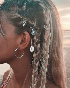 Braids Hair Ideas, Creative Braids, Pirate Hair, Pool Hairstyle Ideas Black, Hippie Braids, Pool Hairstyle Ideas, Braids Hair