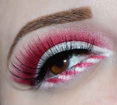 Christmas Candy Cane http://www.makeupbee.com/look.php?look_id=73969 Holiday Makeup Christmas, Xmas Makeup, Christmas Eye Makeup, Makeup Christmas, Day Makeup Looks, Christmas Makeup Look, Elf Makeup, Holiday Makeup, Christmas Makeup