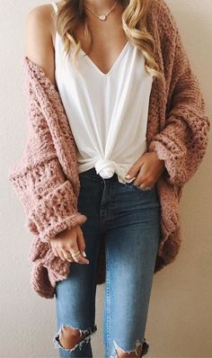 Secret Wallpaper, Chunky Sweaters, Chique Outfit, Fest Outfits, Fall Trends Outfits, Corporate Attire, Oversized Sweater Cardigan, Fashion Blogs, Trendy Fall Outfits