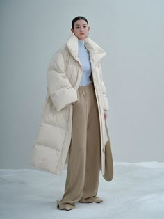 Blonde Beige, Kristina Krayt, Women's Runway Fashion, Runway Inspiration, Freezing Cold, Fashion Colours, Coat Fashion, Puffer Coat, Winter Outfit