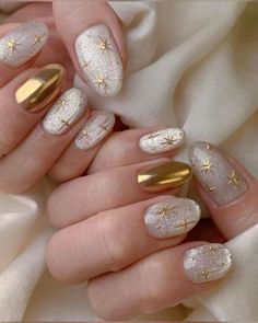 Glamorous and Cute Christmas Nails #christmasnails #winternails #novembernails [classy christmas nails, burgundy nail designs, november nail designs, christmas gel nails, red vevlet nails, november nails ideas, trendy christmas nails, simple winter nails, christmas nails] ***photos not mine, DM me for credit! 🎄❤ Christmas Nail Designs Gold, Tortoiseshell Nails With Gold, White Nails Gold Design, Christmas Nail 2024, Navy Gold Nails, Christmas Gold Nails, Nude And Gold Nail Designs, New Orleans Nails, New Year Nails Design 2024