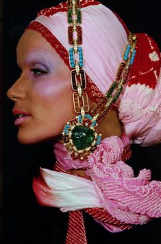 GYPSET SUMMER- Part 2 | Mark D. Sikes: Chic People, Glamorous Places, Stylish Things Vogue 1970, Patti Hansen, Gypset Style, Jean Shrimpton, Jacqueline Bisset, Vogue Vintage, Lauren Hutton, Mode Turban, Diana Vreeland