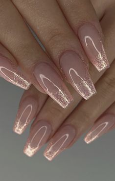 Nails Champagne, Nails Cream, Diy Valentine's Nails, Nails Burgundy, Nails Coral, Champagne Nails, Nail Design Glitter, Burgundy Prom, Classy Prom