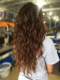 Spiral Perm, Beachy Hair, Hairstyles Natural, Colored Curly Hair, Permed Hairstyles, Haircuts For Long Hair, Long Wavy Hair, Cool Hair Color, Long Curly Hair