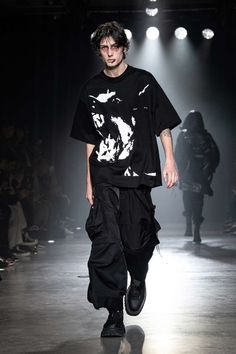 Tokyo 90s Fashion, Men’s Fashion Week, Goth Rave Outfits Men, Dark Fashion Outfits, Berlin Techno Fashion, Black Clothes Men, Kpop Men Fashion, All Black Fits Men, Black Clothing Aesthetic