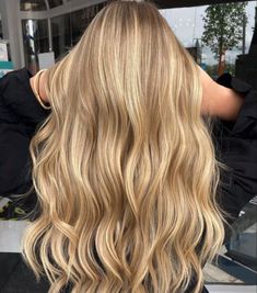 Golden Beach Blonde Hair, Surf Blonde Balayage, Golden Honey Blonde Hair Balayage, Honey Dark Blonde Hair, Golden Hair Highlights, Gold Blonde Hair Honey, Golden Honey Blonde Hair Caramel, Warm Golden Blonde Balayage, Dimensional Golden Blonde