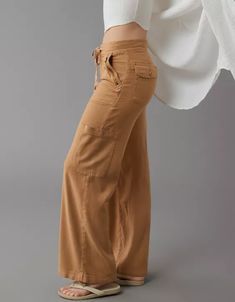 AE Dreamy Drape Linen-Blend Baggy Wide-Leg Cargo Pant Baggy Dress Pants, Ward Robes, Claire Core, Linen Cargo Pants, Khaki Pants Outfit, Linen Pants Outfit, Boho Fits, Baggy Clothes, Capsule Outfits