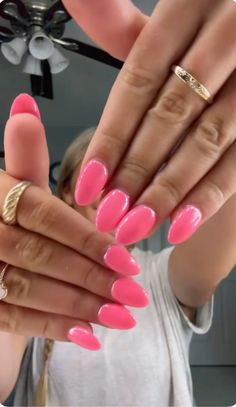 Nails For Back To School 2024, Pink Oval Nails Short, Back To School Nail Colors, Hot Pink Nails Almond, Basic Gel Nails, Oval Pink Nails, Almond Nails Colorful, Nail Inspo Basic, Pink Sns