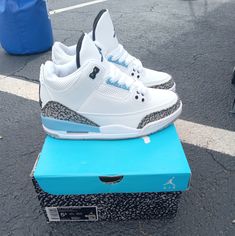 Air Jordan 3 Retro, Unc White/Valor Blue-Tech Grey Size - 5.5y/5.5m/7w (Ct8532 - 104) New In Box Retro 3 Outfits Jordan, Light Blue Jordans, Jordan 3 Blue, Retro 5 Jordans, Jordans 3, Jordan 3 Outfit, Air Jordan Retro 3, Jordan 3s, Nikes Shoes