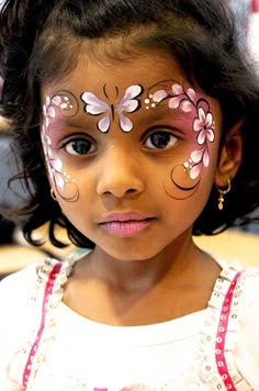 Face Painting Flowers, Princess Face Painting, Face Painting Tips, Kids Face Painting, Butterfly Face Paint, Cheek Art, Girl Face Painting, Face Painting Inspiration, Princess Face