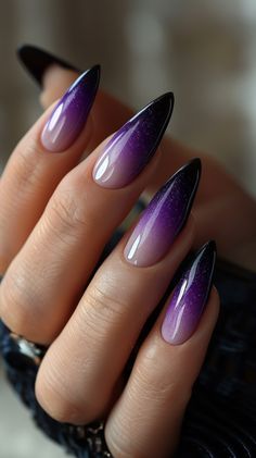 Purple Nails Blue To Purple Nails, Purple And Chrome Nails, Black And Purple Stiletto Nails, 2024 Nail Art Trends, Dark Purple And Black Nails, Black Purple Nails, Purple Nails Ideas, Purple Nail Design, Black And Purple Nails