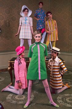 Twiggy Wearing Every 60s Fashion Trend Ever — ZEITGEIST Twiggy 60s Fashion, 60s Fashion Trends, Twiggy Fashion, 60s Look, 70s Inspired Fashion