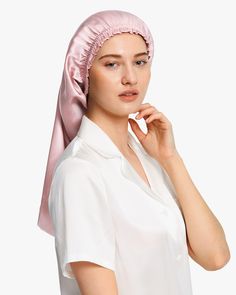 This is a long silk sleep bonnet. You can be put your long hair in the nightcap very relaxedly, instead of being folded on the head like the short nightcap, it can be easily worn on the head before going to bed. Silk can effectively keep the hair properly hydrated, not frizzy, and is beneficial for the hair. Silk Sleep Bonnet, Lily Silk, Silk Sleep Cap, Sleep Hat, Silk Bonnet, Silk Bedding Set, Silk Nightwear, Silk Sleep Mask, Capsule Wardrobe Ideas