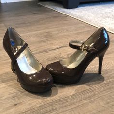 Brand New Pair Of Guess High Heel Platforms. T Strap Heels Outfit, 2000s Heels, 2000s Shoes, Heel Platforms, 70s Shoes, Pretty High Heels, Dr Shoes, Aesthetic Grunge Outfit, Fancy Shoes