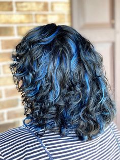 Curly Hair Shag, Hair Shag, Sky Blue Hair, Blue Hair Highlights, Curly Color, Dyed Curly Hair, Natural Curly Hair Cuts, Highlights Curly Hair, Curly Hair Photos