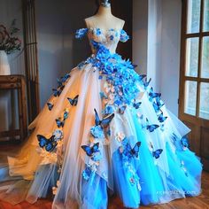 Blue Caterpillar, Book Outfits, Dreamy Gowns, Clothes Art, Stunning Prom Dresses, Fashion Drawing Dresses, Princess Ball Gowns, Fashion Illustration Dresses