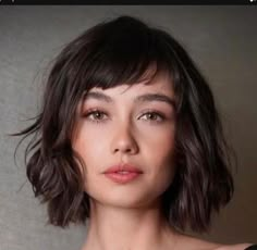 Long Bob Short Bangs, Alexa Chung Hair Short, Bob With Bangs Oval Face, Short Hair With Short Bangs, Alexa Chung Bob, Medium Bob With Fringe, French Bob Haircut With Bangs, Long French Bob, Chin Length Bob With Bangs