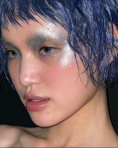 Beauty Editorial Makeup, Shiny Makeup, New Year's Makeup, Graphic Makeup, Runway Makeup, Hair Setting, January 23, Beauty Photos