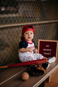 #cakesmash #cakesmashphotography #cakesmashsession #cakesmashphotos #babyphotos #firstbirthdayideas #cakesmashideas
#tampaphotography Cake Smash Theme Outdoor, Baseball Theme Cake, Cake Smash Boy 1st Birthday, Baseball Theme Cakes, Baseball Birthday Cakes, Outdoor Cake Smash, Cake Smash Boy