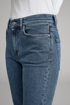 Arguably one of the most obvious essentials in a woman's wardrobe, the washed jeans has seen countless shapes, cuts and looks since its fashion renaissance in the 80s. The Standard Jeans: Standard as in neither skinny nor boyfriend, not flared or bootcut, not a low cut nor a “mom”-jeans. It’s just - right. A timeless, ever-so-slightly tapered, silhouette, cut from durable 13oz Italian denim with just a touch of stretch for added comfort. Different Fabrics, Denim Fabric, In Italy