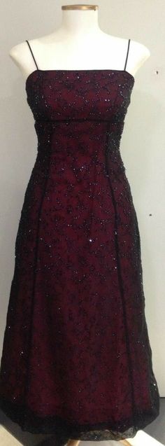 2023 Grad Dress, Vampire Core Prom Dress, Prom Aesthetic Outfit, Vampcore Prom Dress, 2000s Prom Dress Grunge, Prom Dress Red Aesthetic, Dark Red Prom Dress Aesthetic, Vintage Prom Dresses 90s Red, 90s Whimsigoth Prom Dress