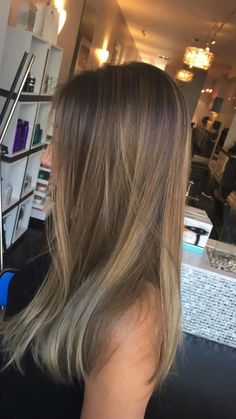 Slight Blonde Highlights In Brown Hair, Blonde Hilights In Brown Hair, Bronde Balayage Brunettes Straight, Higlits Hair, Light Brown W Highlights, Hilights On Brunettes, Light Brunette Balayage Hair Straight, Blond Hilights On Brown Hair, Light Brown Bolyoge