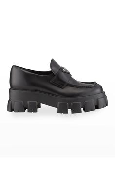 Prada Leather Logo Platform Loafers Prada Monolith, Shoes Wishlist, Prada Loafers, Pretty Shoes Sneakers, Shoes Heels Classy, Shoe Wishlist, Patent Leather Loafers, Mens Designer Shoes, Platform Loafers