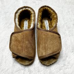 Brand New Without Box Hammacher Schlemmer Sheepskin Leather Adjustable Slippers Men’s M (8.5-9) Genuine Suede Upper Mongolian Sheepskin Lining And Footbed Tpr Outsole Adjustable Top Strap Super Warm And Cozy *Colors May Appear Slightly Different In Person Due To Lighting, Screen Resolution, Etc No Trades Smores Slippers, Winter Leather Slippers With Removable Insole, Leather Winter Slippers With Removable Insole, Brown Closed Toe Slippers With Suede Lining, Classic Closed Toe Winter Slippers, Brown Sheepskin Closed Toe Slippers, Winter Leather Closed Toe Slippers, Winter Slippers With Leather Footbed And Closed Toe, Winter Closed Toe Slippers With Leather Footbed