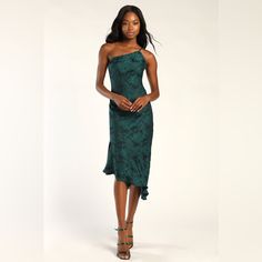 Nwt:Sweet And Stylish Emerald Jacquard One-Shoulder Midi Dress Sz:Xl Be Ready For Any Soiree With The Lulus Sweet And Stylish Emerald Jacquard One-Shoulder Midi Dress! Lightweight Woven Jacquard Fabric, With A Floral Design Throughout, Shapes This Sweet Dress That Has A One-Shoulder Neckline That's Supported By Dual Adjustable Straps. A Darted Bodice Tops A Column Silhouette That Ends At A Ruffled Asymmetrical Midi Hem. Hidden Back Zipper/Clasp. Fully Lined. Shell: 95% Polyester, 5% Spandex. Lin Events Dresses, Dress Websites, Dress Asymmetrical, One Shoulder Midi Dress, Bodice Top, Lulu Fashion, Floral Jacquard, Graduation Outfit, Lulu Dresses