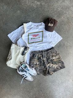 Vintage Camo Shorts  Miller T shirt Easy 30 day return policy Trendy Outfits Streetwear, Mom Shorts Vintage, Outfit Inspo With Accessories, How To Style Camo Shorts, Outfits With Camo Shorts, Camp Shorts Outfit, Camo T Shirt Outfit, Camo Aesthetic Outfit, Camo Outfits Aesthetic