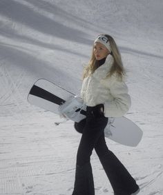 Ski Outfit Ideas, Cute Ski Outfits, Ski Outfit For Women, Artist Hue, Winter Vacation Outfits, Shea Marie, Stylish Business Casual