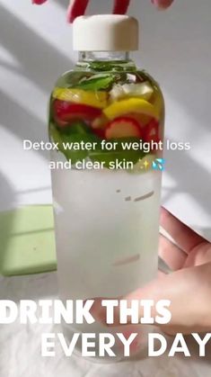 Skin Drinks, Natural Colon Cleanse, Detox Water Recipes, Turmeric Benefits, Healthy Drinks Recipes, Water Recipes, Detox Water