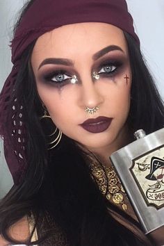 Pirate Makeup, Dramatic Smokey Eye, Halloween Costumes For Work, Cool Halloween Makeup, Pirate Halloween, Pantomime