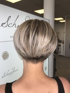 Κούρεμα Bob, Trendy Bob, Short Hair Back, Pixie Haircut For Thick Hair, Short Hairstyles For Thick Hair