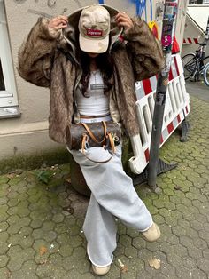 streetwear girl outfit inspo girl fur faux jacket fall fashion winter fit woman supreme camo yeezy wet top louis vuitton vintage jogger gold jewelry Supreme Outfit Women, Outfit Inspo Girl, Faux Jacket, Girls Fur, Streetwear Girl, Fit Woman, Louis Vuitton Vintage, Winter Fit, Fashion Winter