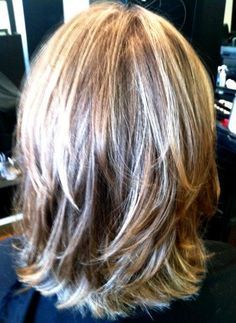 Image result for layered haircuts long hair illustration Hair And Nail Salon, Layered Haircuts For Medium Hair, Wavy Bob Hairstyles, Medium Short Hair, Long Blonde, Shoulder Length Hair, Bob Cut