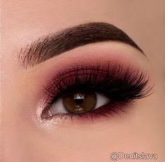 Machiaj Smokey Eyes, Eyeliner Smokey, Maroon Makeup, Black Eyeliner Makeup, Make Up Diy, Makeup Cantik, Make Up Designs, Membentuk Alis, Red Eye Makeup