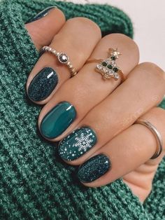 Trendy Nail Art Winter, Winter Gel Nails, Snow Nails, Winter Nails Acrylic, Her Nails, Snowflake Nails, Cute Gel Nails, Festival Nails